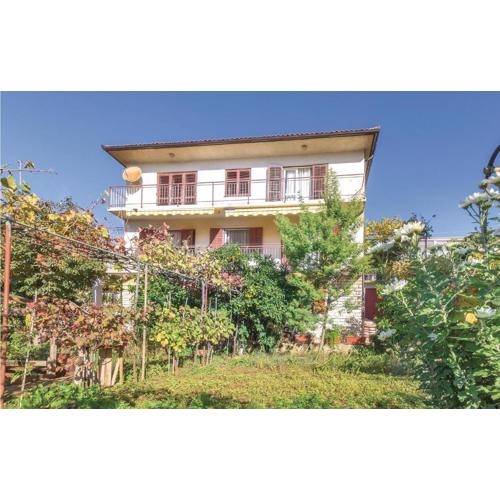2 Bedroom Amazing Apartment In Pula