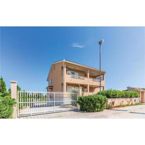 2 Bedroom Amazing Apartment In Pula