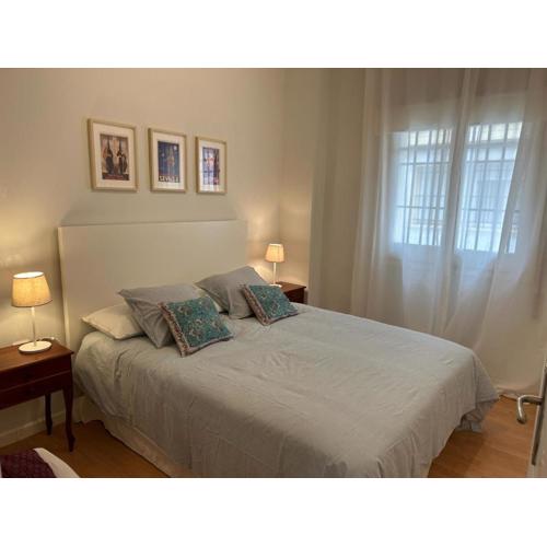 2 Bedroom Apartment by Guadalquivir River