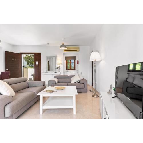 2 bedroom Apartment Chloe with communal pool, Aphrodite Hills Resort