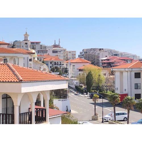 2 bedroom apartment Sveti Vlas with 2 balconies and sea views