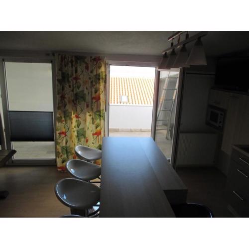 2 bedroom apartment with balcony