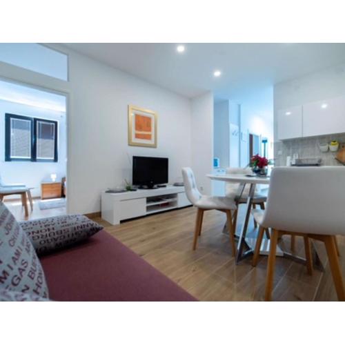 2 bedroom apartment with terrace