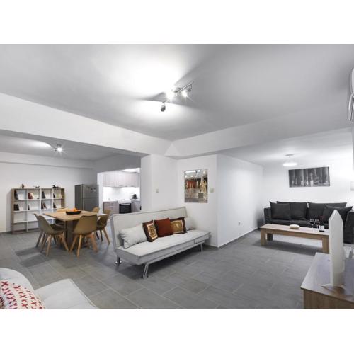 2 bedroom aprtmnt next to Hilton and all hospitals