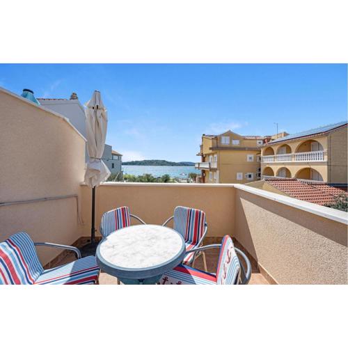 2 Bedroom Beautiful Apartment In Vodice