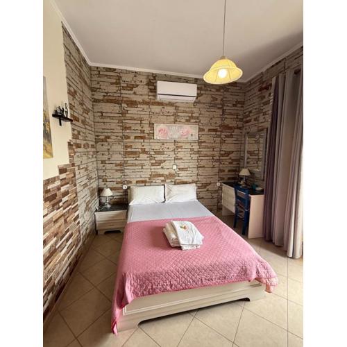 2-Bedroom Blue & White House with Garden and Beach
