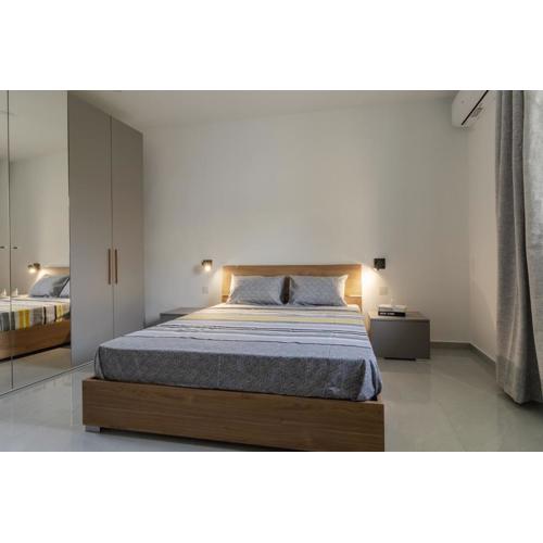 2 bedroom bright apartment
