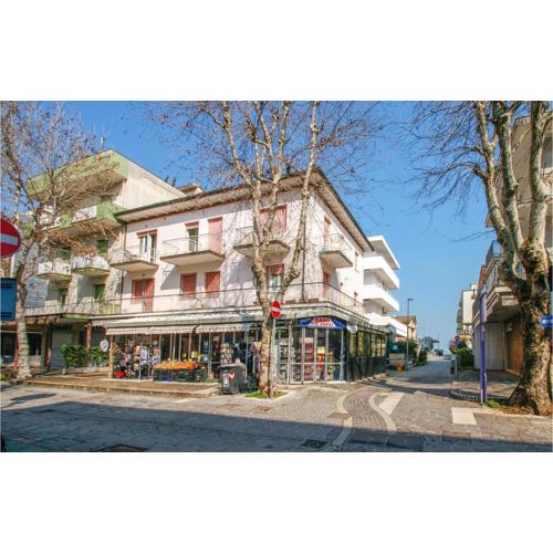 2 Bedroom Cozy Apartment In Igea Marina