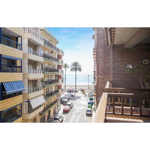 2 Bedroom Cozy Apartment In Santa Pola