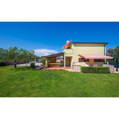 2 Bedroom Cozy Home In Pula