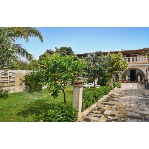 2 Bedroom Cozy Home In Siracusa