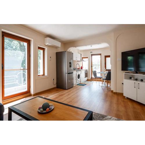 2-Bedroom Flat - Sunny Balcony