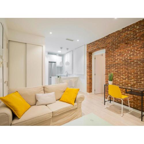2 bedroom flat in La Latina-CARN