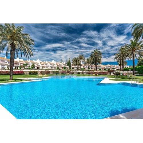 2 bedroom flat in Nueva Andalucia