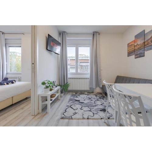 2 bedroom Giacinti Comfort Apartment Free WiFi