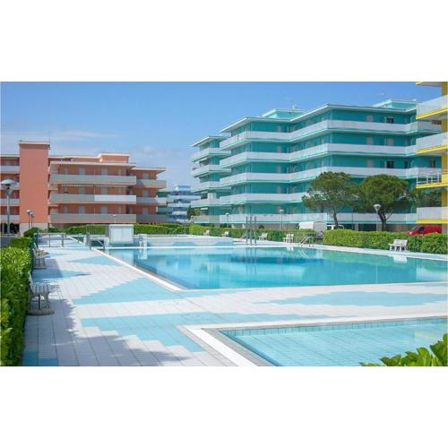 2 Bedroom Lovely Apartment In Bibione