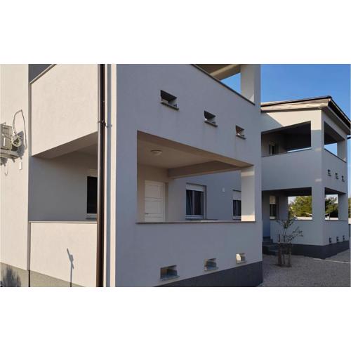 2 Bedroom Lovely Apartment In Vir