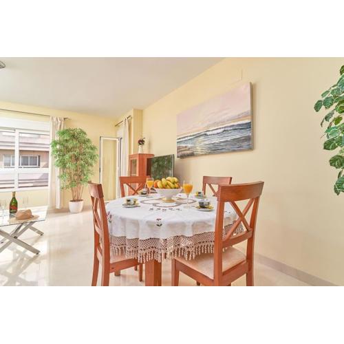 2 Bedroom Modern Apartment, Central Nerja
