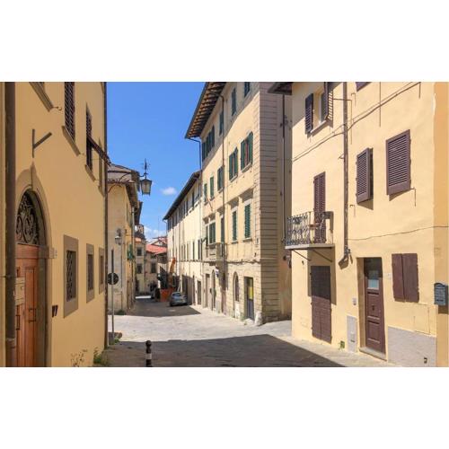 2 Bedroom Nice Apartment In Arezzo
