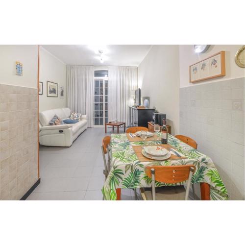 2 Bedroom Stunning Apartment In Genova