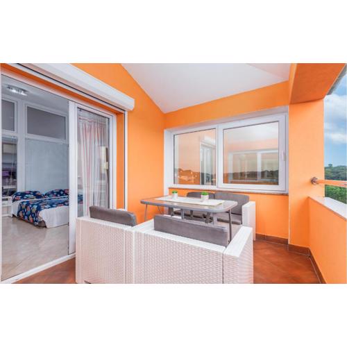 2 Bedroom Stunning Apartment In Pula