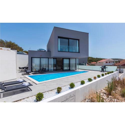 2 Bedroom Stunning Home In Sibenik