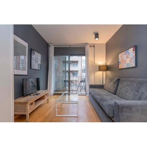 2 bedroom with balcony in Eixample 3-2