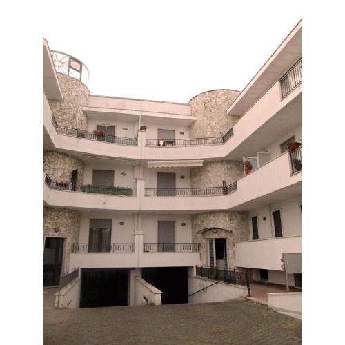 2 BEDROOMED APARTMENT - sleeps 5