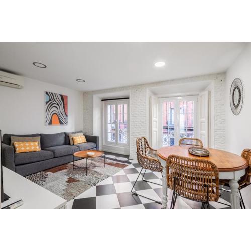 2 bedrooms 1 bathroom furnished - Lavapies - bright Modern - MintyStay