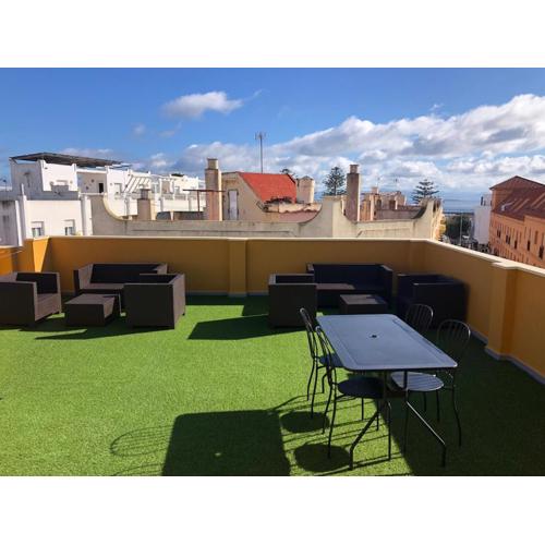 2 Bedrooms and sofa bed flat by Wayra Tarifa