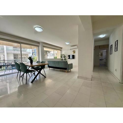 2 bedrooms flat near center