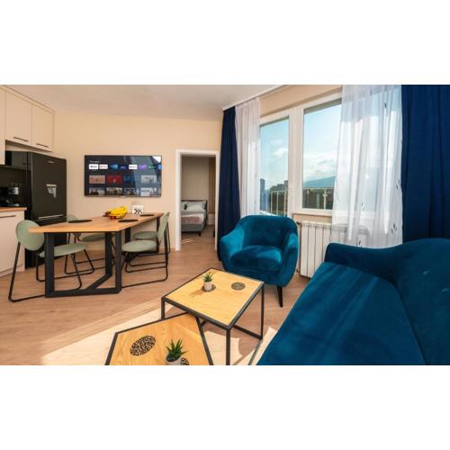 2 Bedrooms, Parking, Balcony with a View Apartment