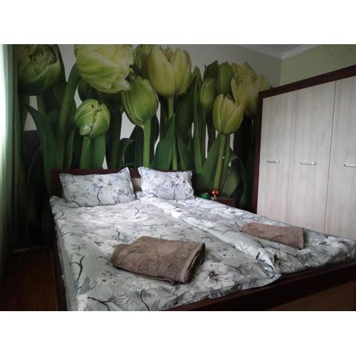 2 Bedrooms with private Bath and balcony near the Airport