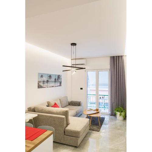 2 br cozy stylish apartment