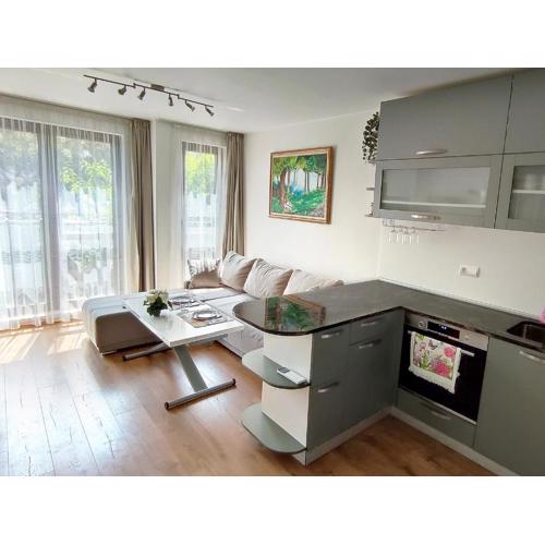 2 Coastal Retreat Apartments