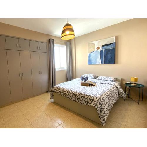 2 Combined Apts, Fast Wi-Fi, 5 Min Walk to Beach