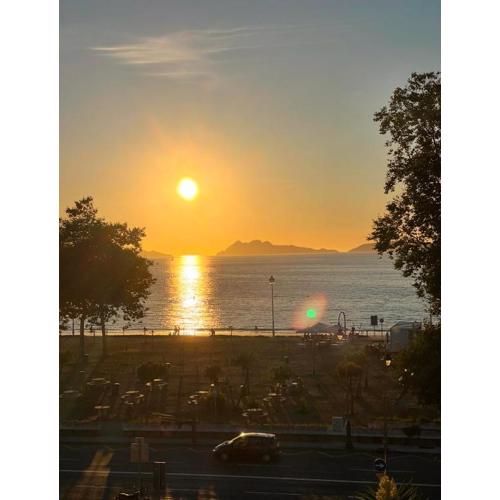 2 Habitaciones con vistas y 2 Terrazas en Primera Linea Playa Samil