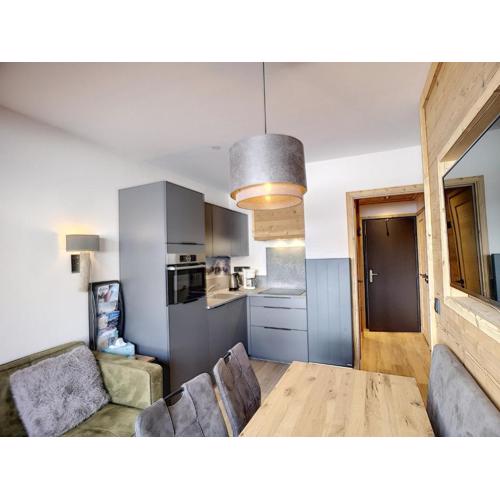 2 pièces rénové 4 pers, ski aux pieds, balcon, WiFi, au pied des pistes ! - FR-1-178-309