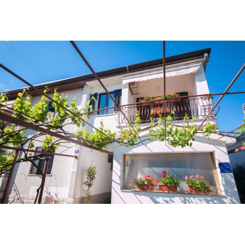 2 rooms app for 3 persons with 2 terraces near beach&town
