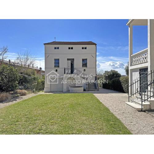 201 - Villa Fernanda - Trilocale immerso nel verde in centro a Numana SPIAGGIA gratis al WHITE BEACH CLUB fino al 3 Agosto