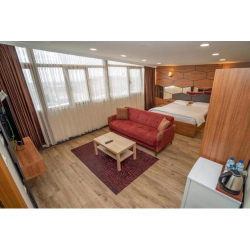 216 Hill Suites