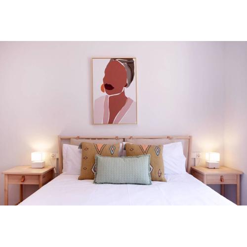 22PAR1006 Newly refurbished 2bed apartment in Paral