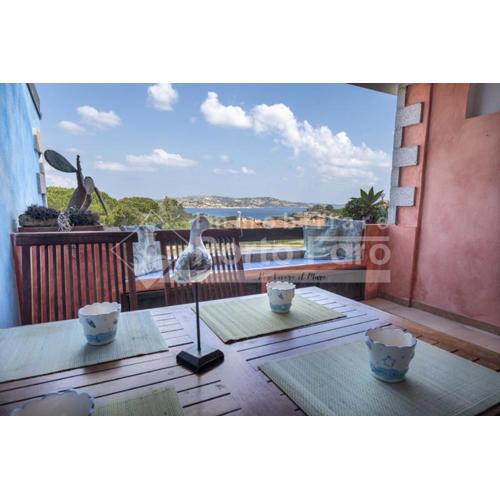 23 BAIA FARO - Trilocale mansardato con ampia terrazza vista mare