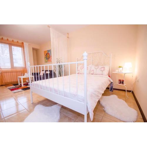 23 Central 1 Bedroom Apartment with Balcony