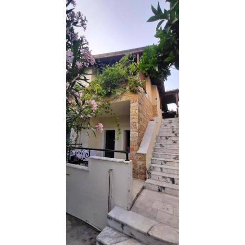 250m to the Beach - Fully Furnished - Fast Wi-Fi