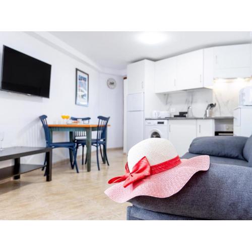 2A Cozy Las Flores with Pool