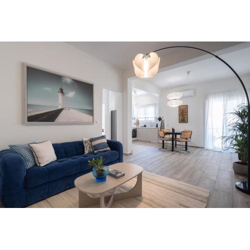 2BD Apt in Petralona Near Metro