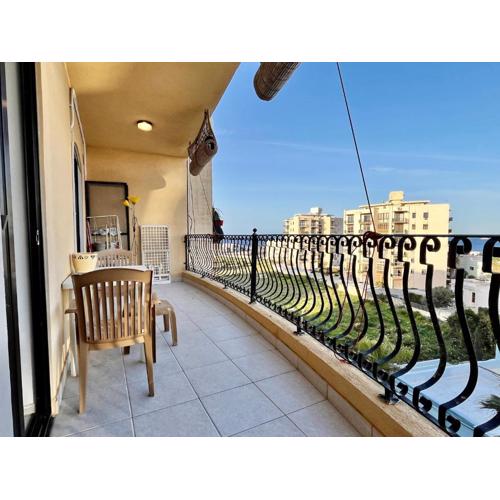 2BD Cosy Apartment with Spacious Balcony - Close to Bugibba Beach