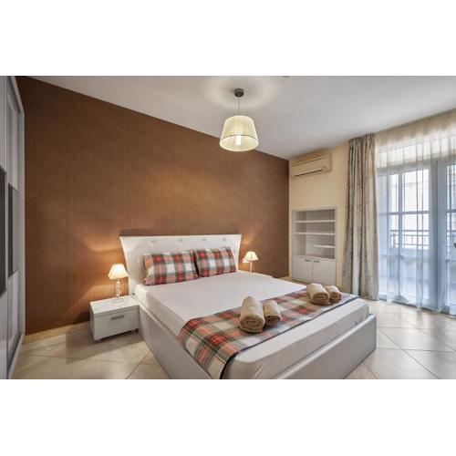 2BD Flat with Balcony in Flores Garden Complex by Flat Mаnаger