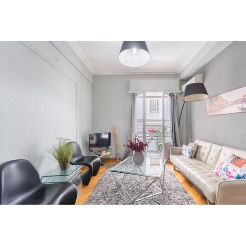 2BDR OlympianZeus Apt with Netflix